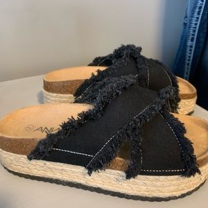 Espadrille Sandal in black